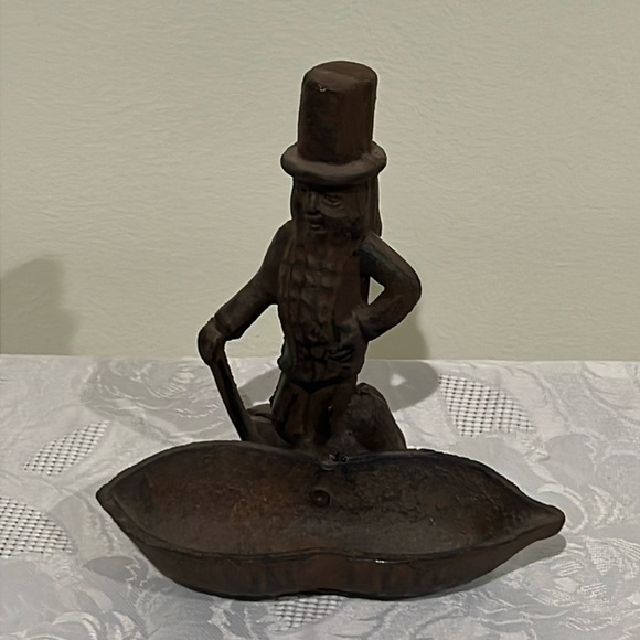 Mr. Peanut Nut Holder Vintage Cast Iron Barware Peanut Dish-price is for ONE! - Picture 2 of 11